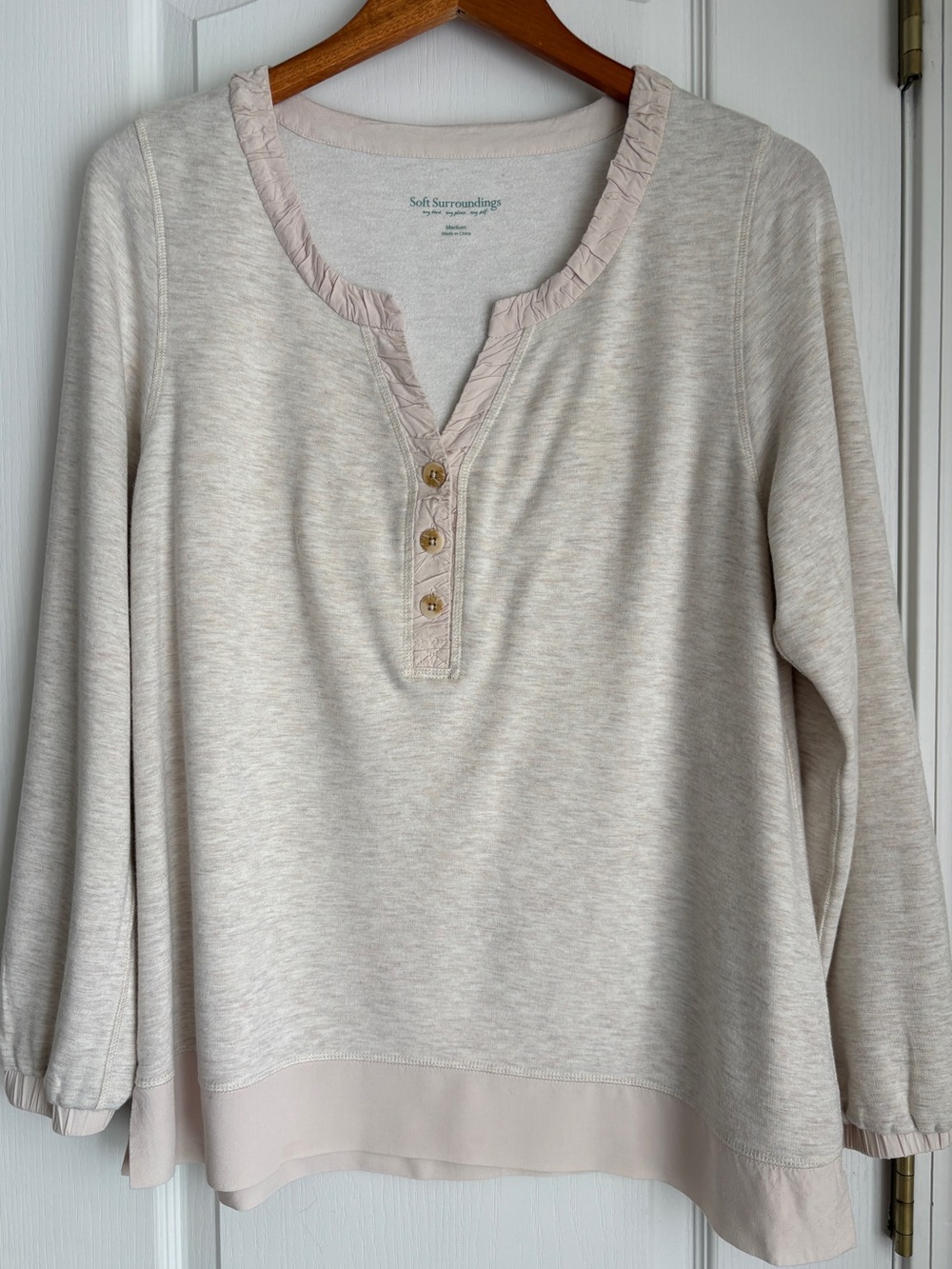 Soft Surroundings Rue Cler Ruffle Henley Top Cream Heathered Size Medium